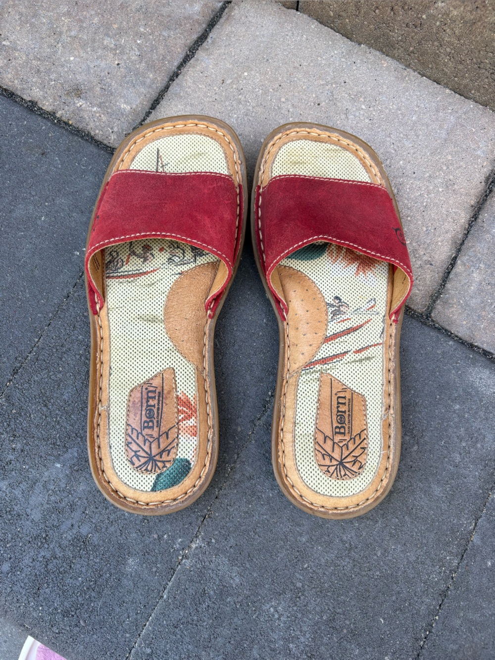 Vintage Born slides - size 7